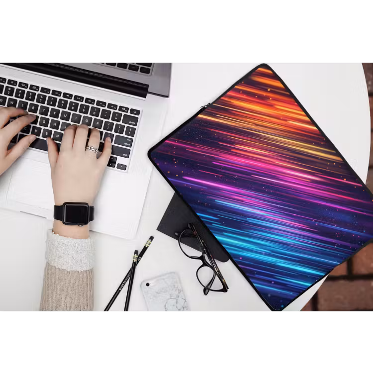 Snelheid - Kosmos - Kleurrijk laptophoes neopreen klein -bureau