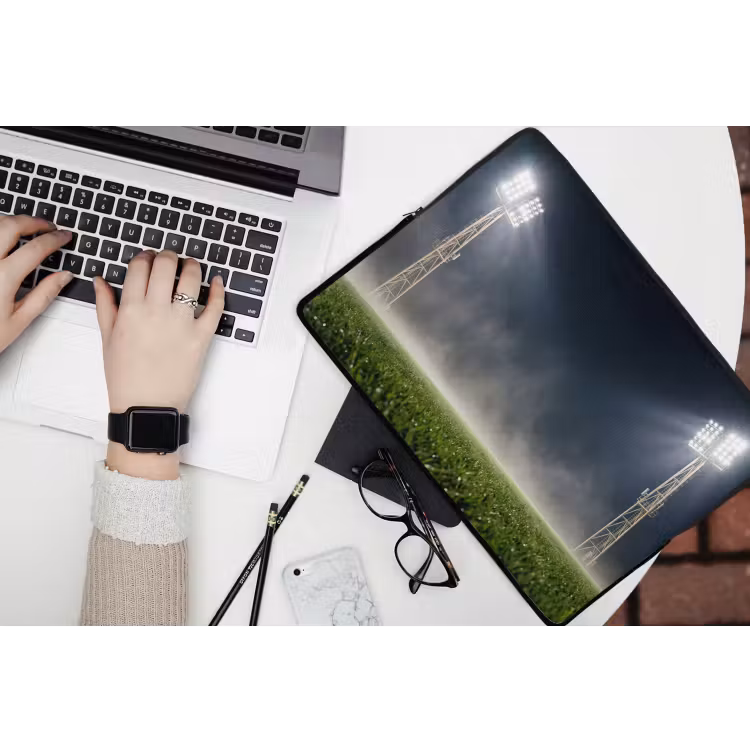 Stadion - Lichtmast - Sport - Nacht laptophoes neopreen klein -bureau