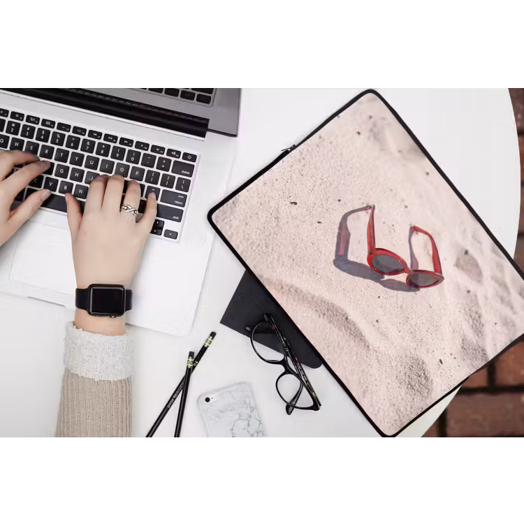Zonnebril - Strand - Vakantie - Rood laptophoes neopreen klein -bureau