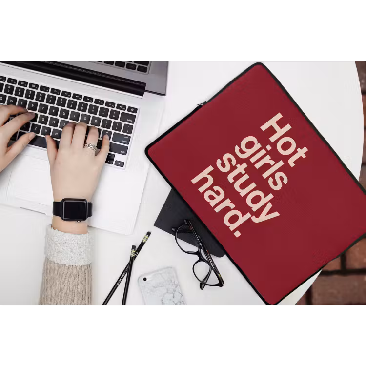 Tekst - Studie - Motivatie - Modern - Rood laptophoes neopreen klein -bureau
