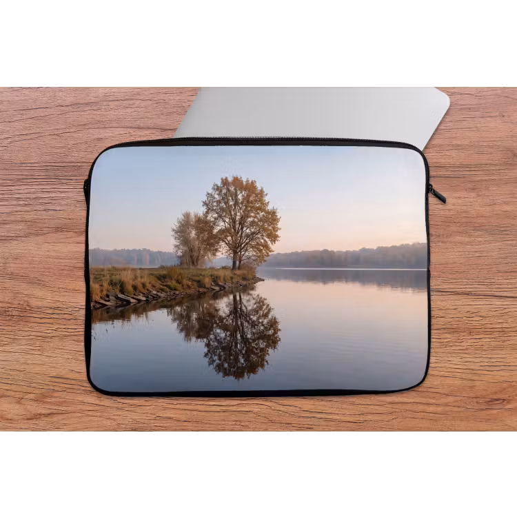 Bomen - Reflectie - Water - Zonsopgang - Serene laptophoes neopreen klein -tafel