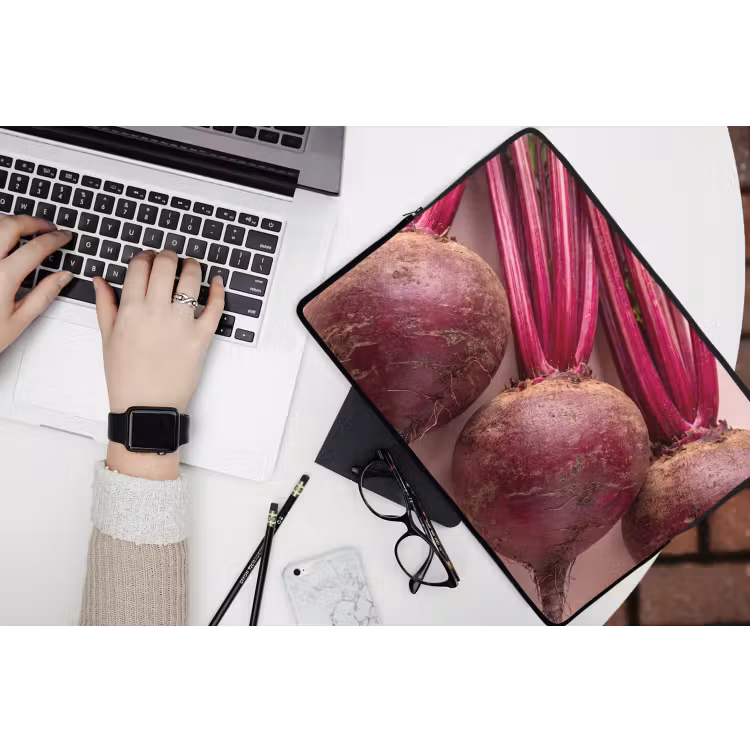 Laptop Sleeve - Vegetables - Red - Fresh - Groente - Rood - Vers laptophoes neopreen klein