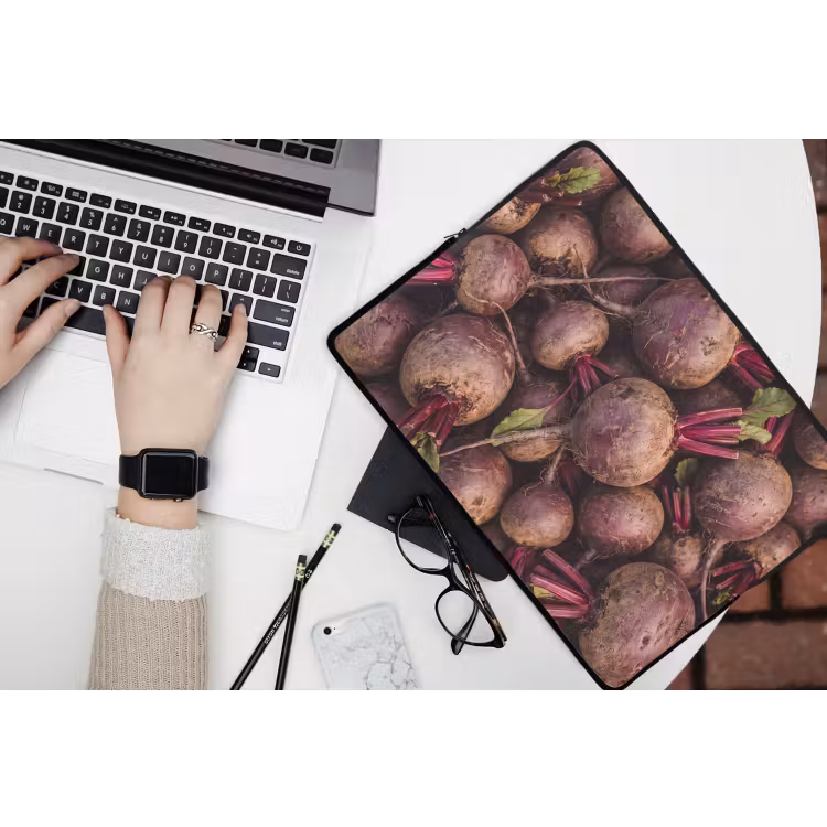 Laptop Sleeve - Vegetables - Red - Natural - Groente - Rood - Natuur laptophoes neopreen klein