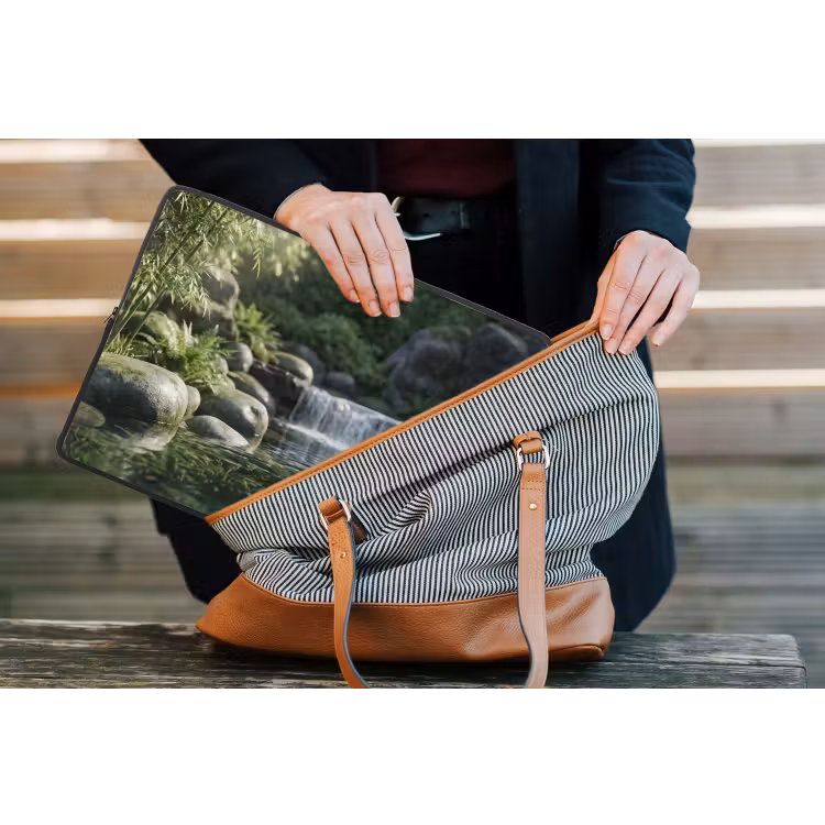 Beek - Waterval - Natuur - Groen laptophoes neopreen klein -tas