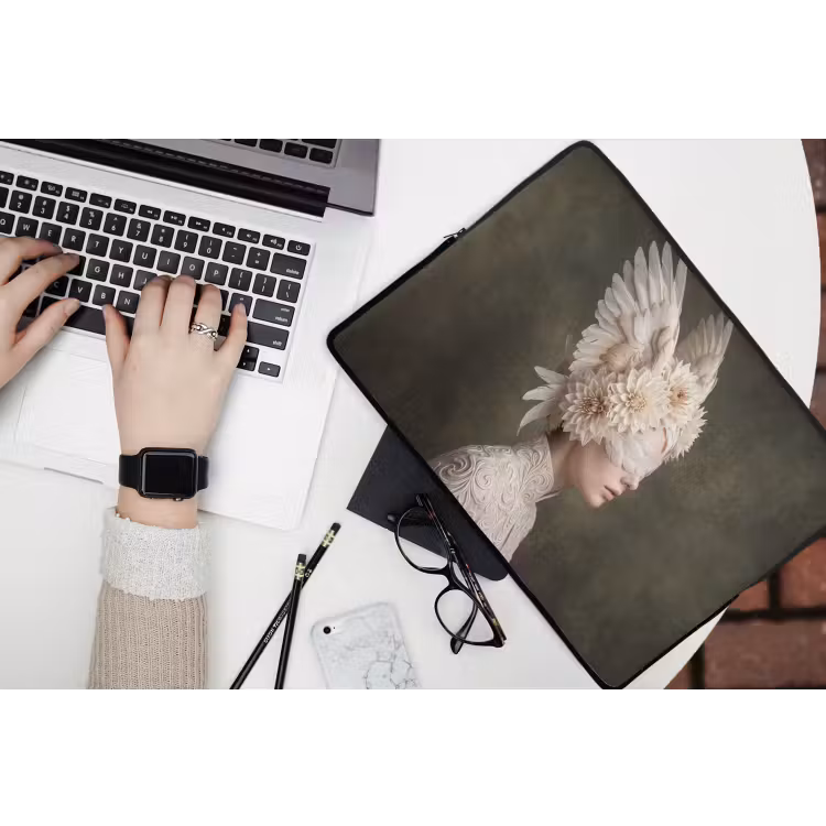 Vleugels - Vrouw - Wit laptophoes neopreen klein -bureau
