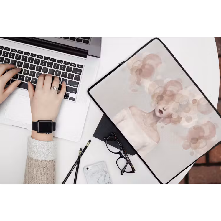 Vrouw - Cirkels - Beige laptophoes neopreen klein -bureau