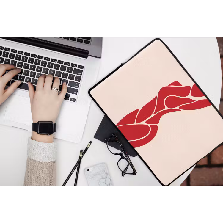 Vrouw - Figuur - Abstract - Modern - Rood laptophoes neopreen klein -bureau