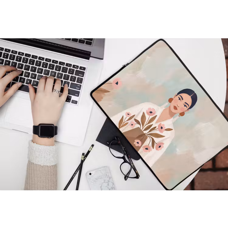 Vrouw - Kimono - Pastel laptophoes neopreen klein -bureau