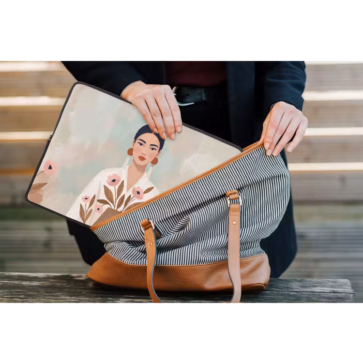 Vrouw - Kimono - Pastel laptophoes neopreen klein -tas