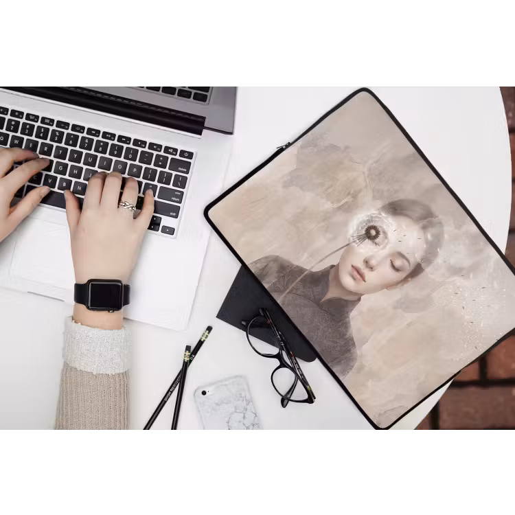 Vrouw - Sereen - Grijs laptophoes neopreen klein -bureau