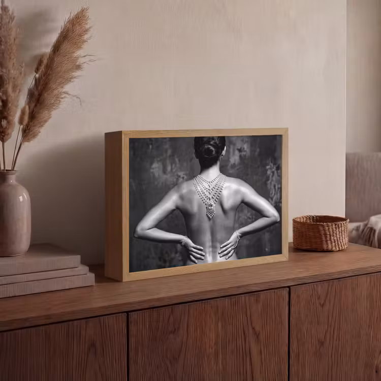 Rug - Ketting - Portret - Zwart - Wit - Glamour Light Box met batterij (Wandlamp) middel -sfeer2