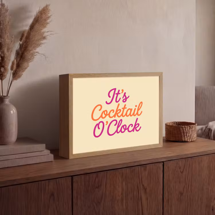 Cocktail O'Clock - Geel - Retro Light Box met batterij (Wandlamp) middel -sfeer2