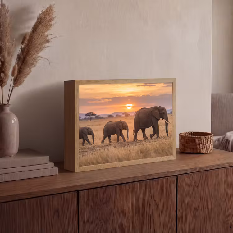 Olifanten - Savanne - Zonsondergang - Afrika - Warm Light Box met batterij (Wandlamp) middel -sfeer2