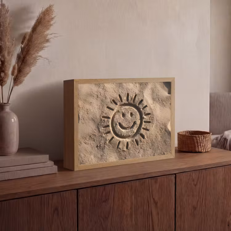 Gezichtje - Zon - Zand - Getekend Light Box met batterij (Wandlamp) middel -sfeer2