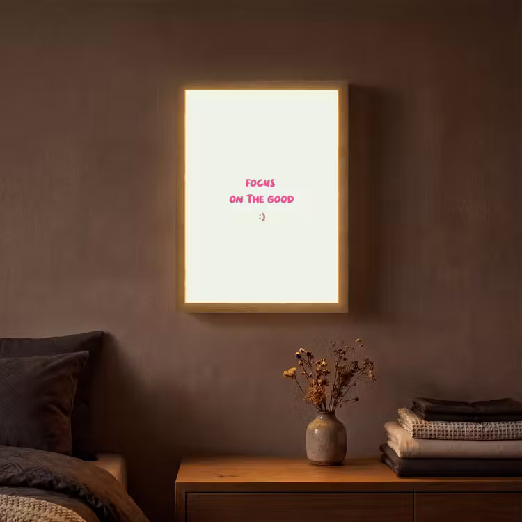 Focus - Beige - Roze - Smiley Light Box met batterij (Wandlamp) middel -sfeer4