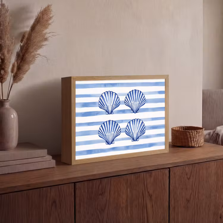 Vier schelpen - Blauw - Wit - Strepen Light Box met batterij (Wandlamp) middel -sfeer2
