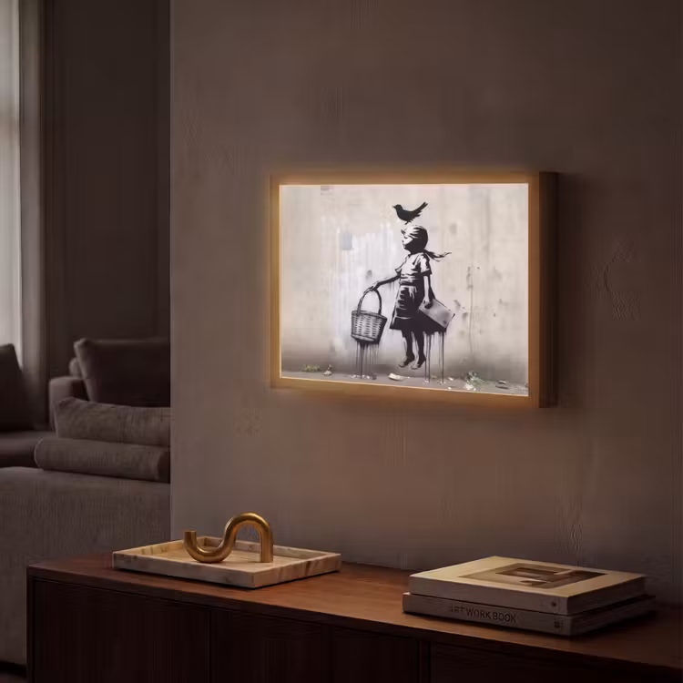 Graffiti - Meisje - Vogel - Street Art - Banksy Style Light Box met batterij (Wandlamp) middel -sfeer1