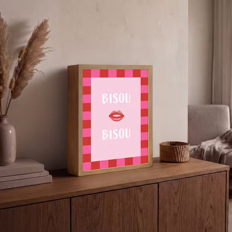 Kiss - Roze - Frans - Valentijn Light Box met batterij (Wandlamp) middel -sfeer2