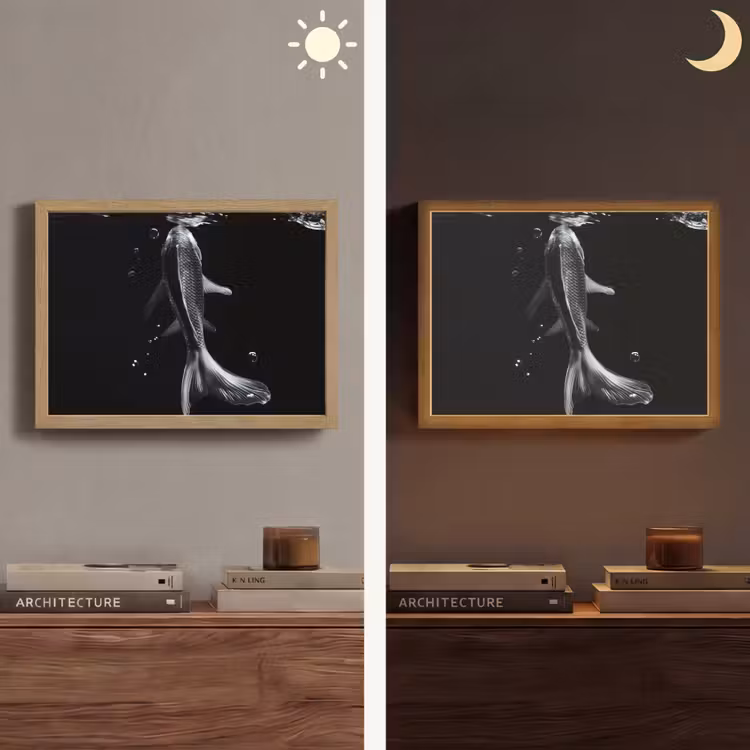 Koi - Vissen - Water - Zwart Light Box met batterij (Wandlamp) middel -sfeer3