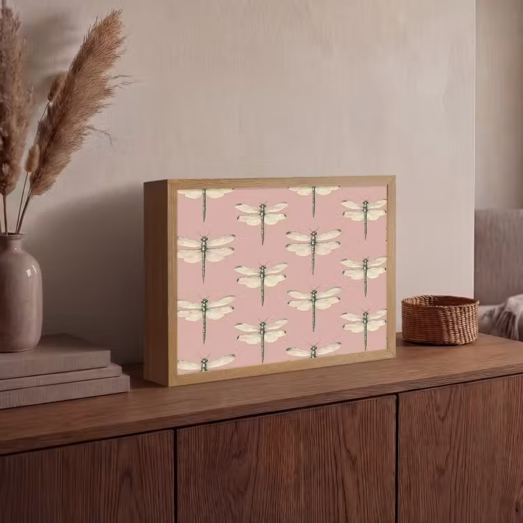 Lillibellen - Patroon - Roze Light Box met batterij (Wandlamp) middel 907 -sfeer2
