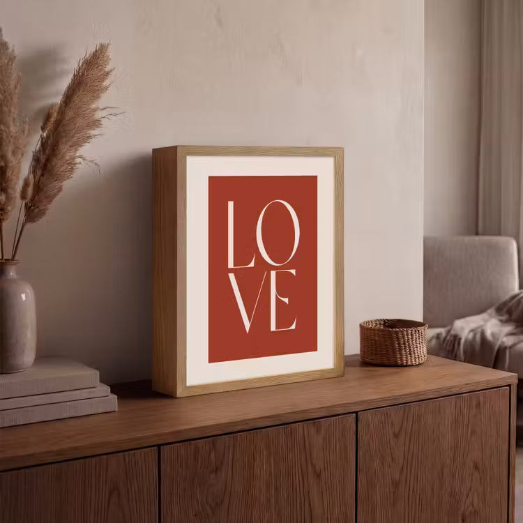 Love - Rood - Minimalistisch Light Box met batterij (Wandlamp) middel -sfeer2