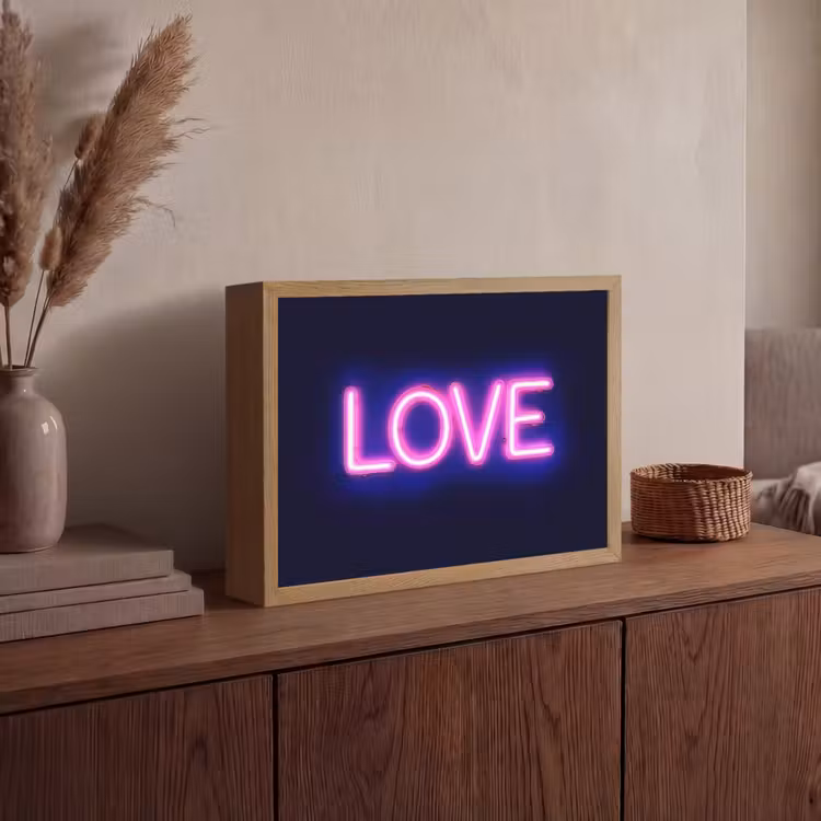 Neon - Love - Valentijn Light Box met batterij (Wandlamp) middel -sfeer2