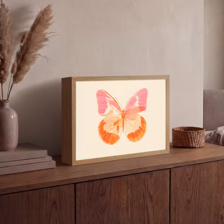 Oranje - Vlinder - Minimalistisch Light Box met batterij (Wandlamp) middel -sfeer2