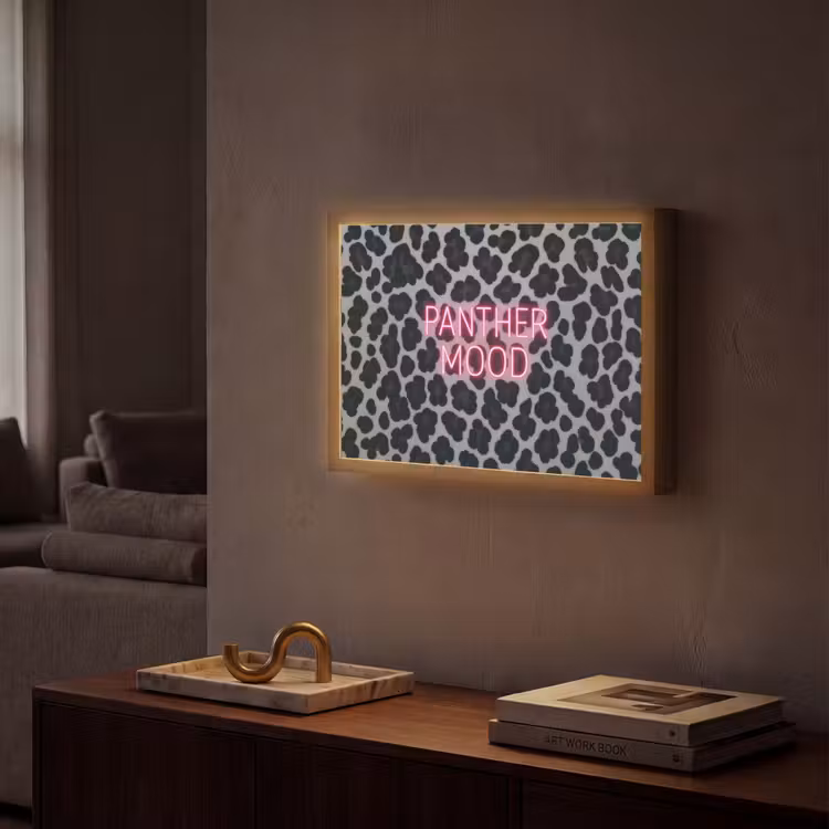 Panterprint - Zwart - Neonletters - Roze Light Box met batterij (Wandlamp) middel -sfeer1