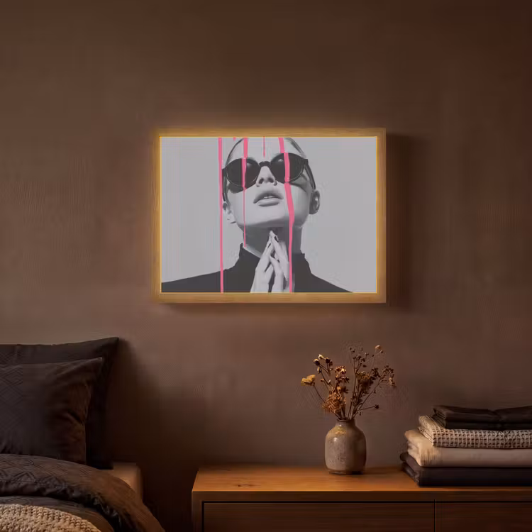Portret - Vrouw - Zonnebril - Verfdruppels Light Box met batterij (Wandlamp) middel -sfeer4