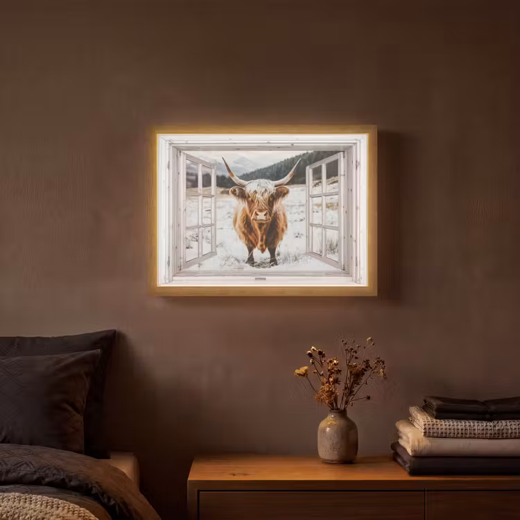 Schotse Hooglander - Winterlandschap - Landelijk - Bergen - Doorkijk Light Box met batterij (Wandlamp) middel -sfeer4