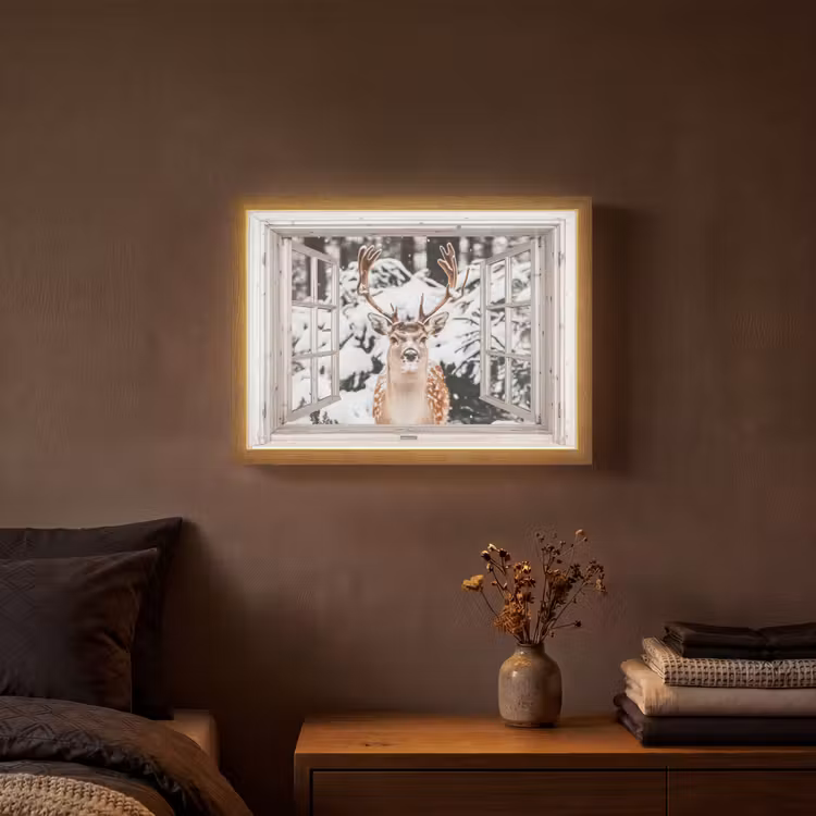 Doorkijk - Hert - Sneeuw - Winter - Bos - Dieren - Natuur Light Box met batterij (Wandlamp) middel -sfeer4