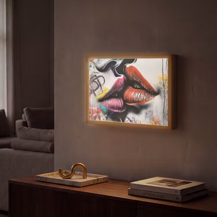 Street art - Lippen - Kus - Graffiti Light Box met batterij (Wandlamp) middel -sfeer1