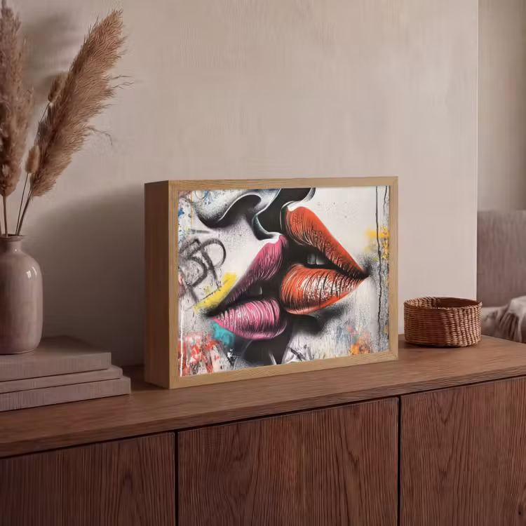 Street art - Lippen - Kus - Graffiti Light Box met batterij (Wandlamp) middel -sfeer2