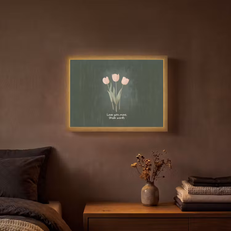 Tulpen - Roze - Tekst - Love Light Box met batterij (Wandlamp) middel -sfeer4