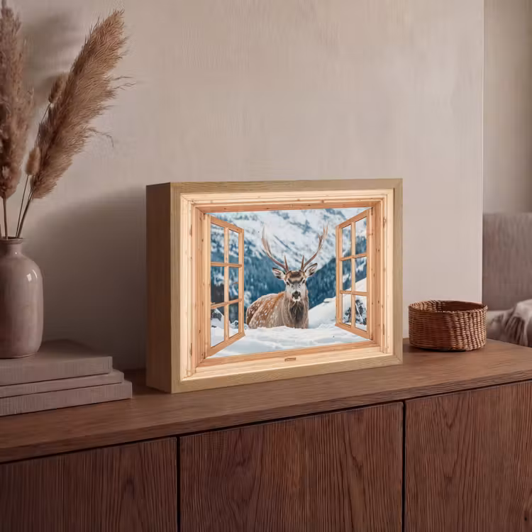 Doorkijk - Hert - Landschap - Winter - Natuur - Dieren - Bergen Light Box met batterij (Wandlamp) middel -sfeer2