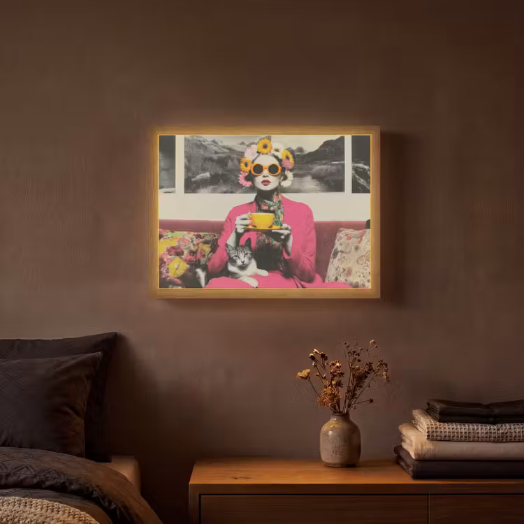Vrouw - Kat - Bloemen - Kopje - Retro Light Box met batterij (Wandlamp) middel -sfeer4