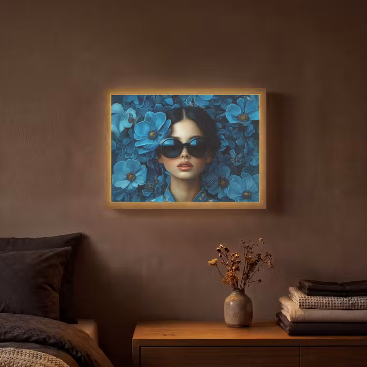 Vrouw - Bloemen - Blauw - Aesthetic - Luxe Light Box met batterij (Wandlamp) middel -sfeer4