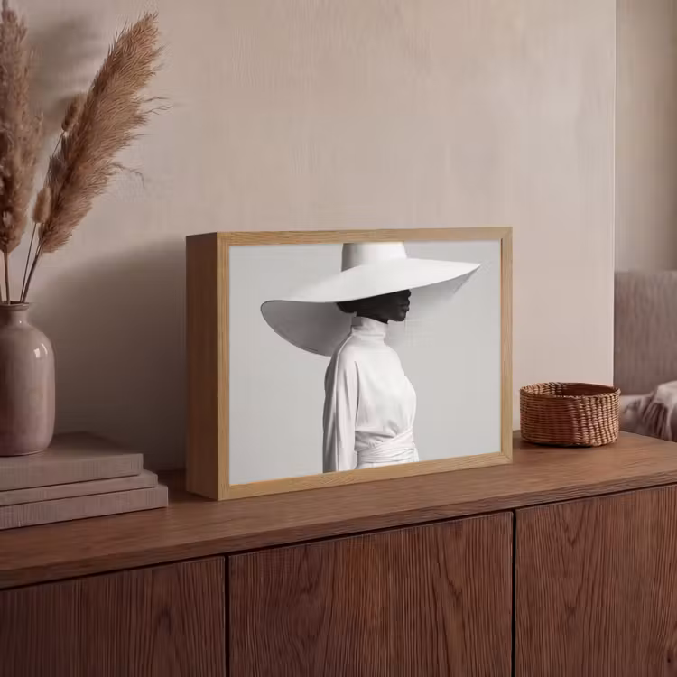 Vrouw - Profiel - Hoed - Zwart - Wit - Minimalistisch Light Box met batterij (Wandlamp) middel -sfeer2