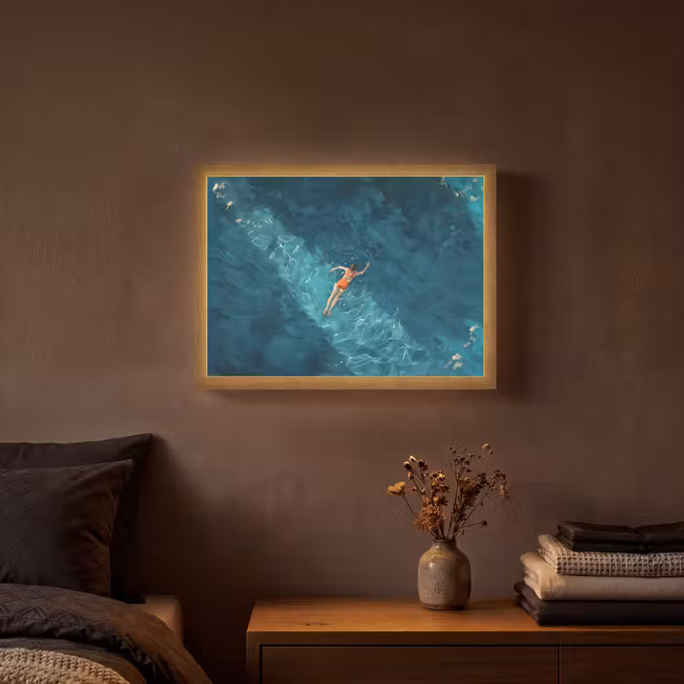 Vrouw - Water - Bikini - Oranje Light Box met batterij (Wandlamp) middel -sfeer4