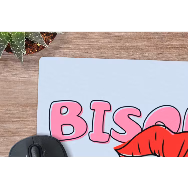 Bisou - Blauw - Roze - Lippen muismat rubber klein -closeup
