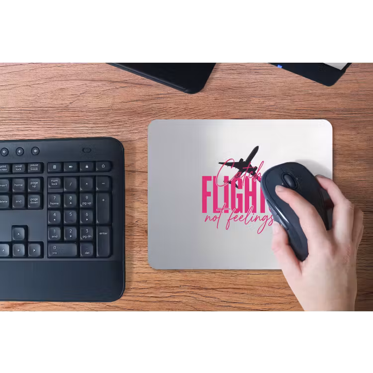 Catch flights not feelings - Vliegtuig - Roze muismat rubber klein -toetsenbord