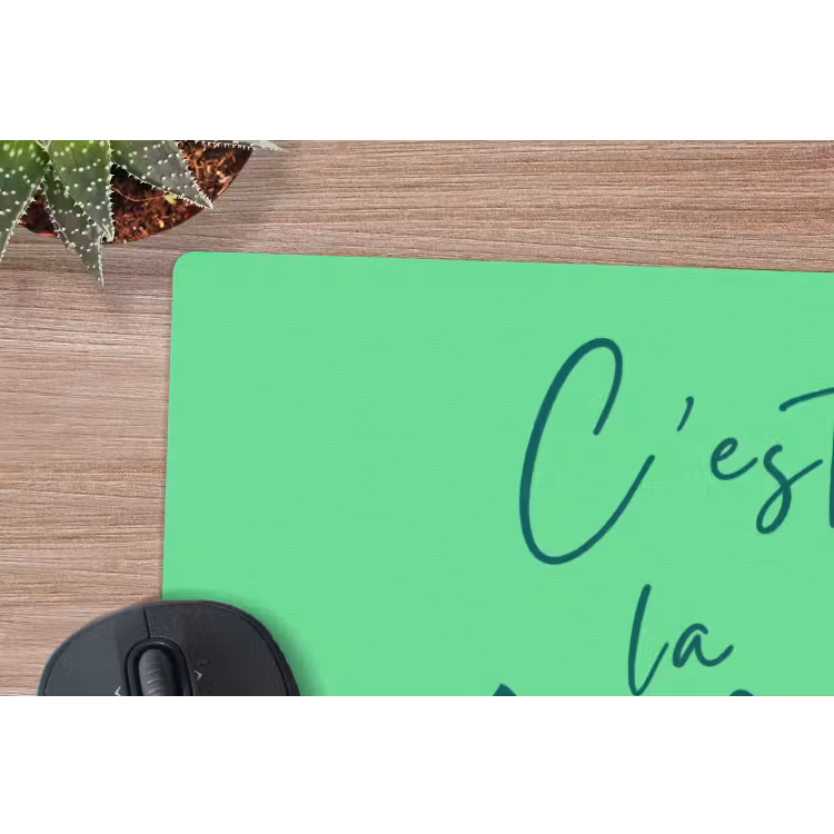 c'est la fucking vie - Groen - Penseelstijl muismat rubber klein -closeup