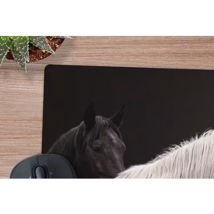 Paarden - Zwart - Wit - Kudde muismat rubber klein -closeup
