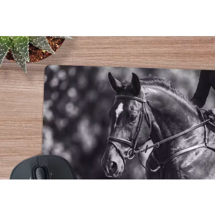 Springen - Paard - Zwart - Wit muismat rubber klein -closeup