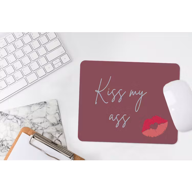 Kiss my ass - Lip - Bordeaux muismat rubber klein -witbureau