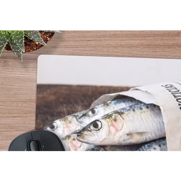 Mouse Pad - Little Sardine - newspaper - cutting board - Sardientje - krant - snijplank muismat rubber klein