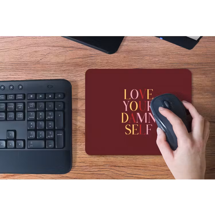 Love your damn self - Kleurrijk - Bordeaux muismat rubber klein -toetsenbord