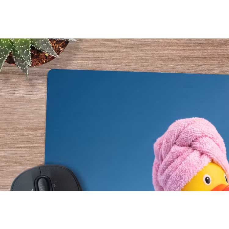 Badeend - Handdoek - Blauw muismat rubber klein -closeup