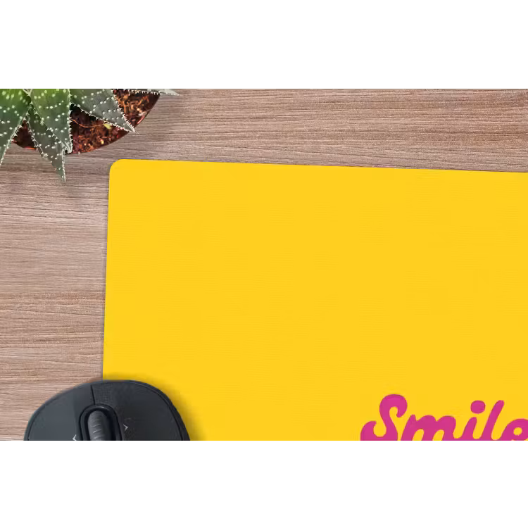 Smile - Geel - Roze muismat rubber klein -closeup