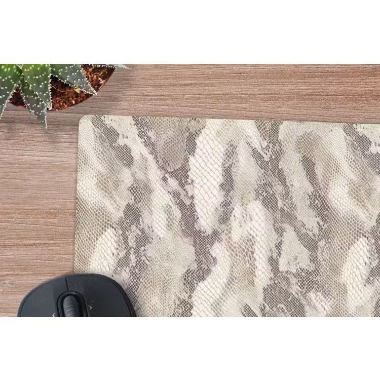Slang - Patroon - Taupe muismat rubber klein 262 -closeup